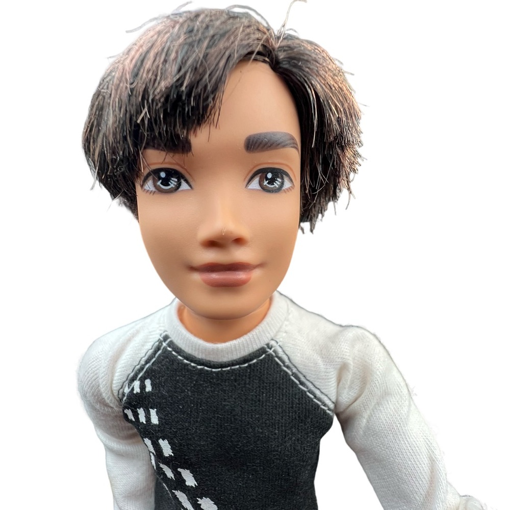 Mattel’s Barbie My Scene Mall Maniacs River Figure Doll - Picture 4 of 5